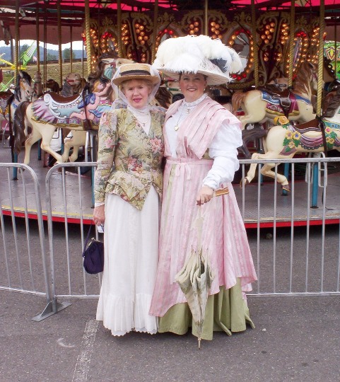Kimberly & Rita in 1908 attire
